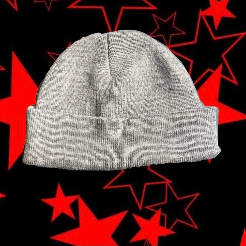 grey beanie🦝🩶